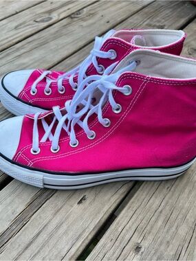 Converse High Top Sneakers Watermelon and White size 9
